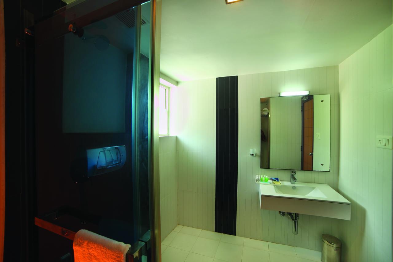 Hotel Zodiac Regency Kollam Exterior photo